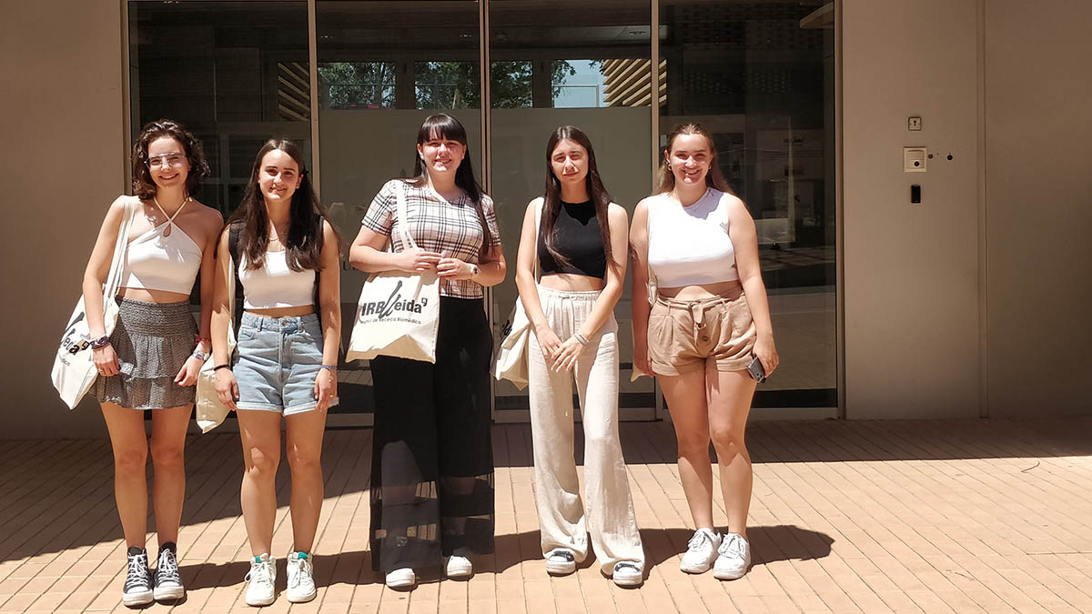 Seis estudantes do ensino secundário recebem bolsa para permanecer no IRBLleida