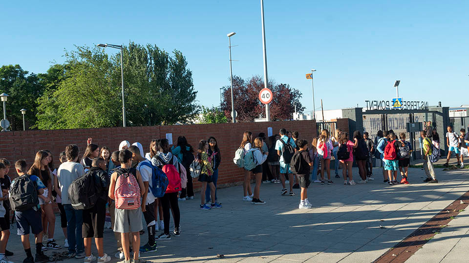 O INS Terres de Ponent inicia o curso reivindicando espaços e equipamentos, e denunciando a saturação das salas de aula